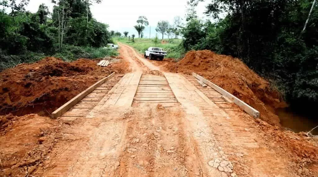 Produtores do ramal da Pupunha ganham ponte para escoar produção (Foto: Val Fernandes/Assecom)
