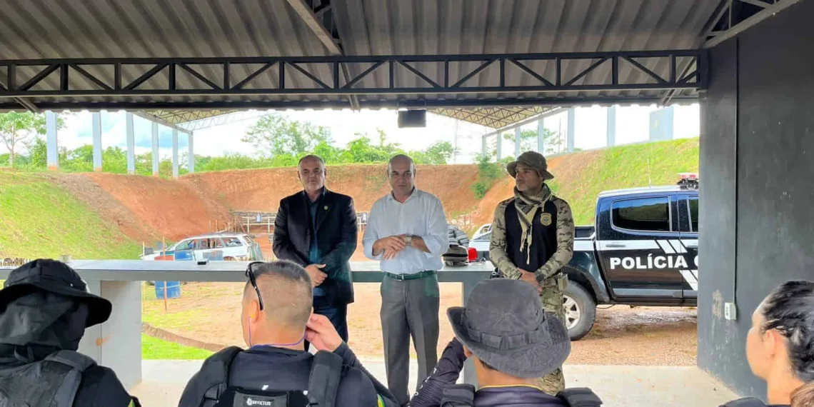 Mais de 40 policiais civis formam em curso de operador de carabina