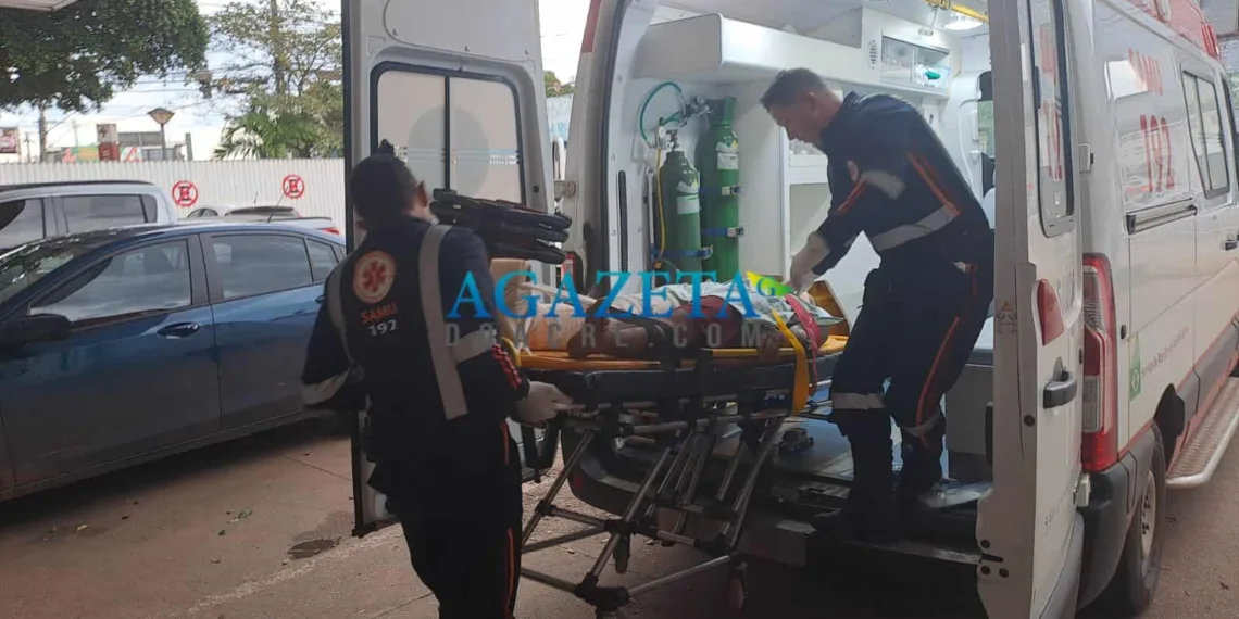 Jovem sofre ferimentos graves em acidente de moto no Calafate e quase tem a perna arrancada