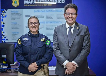 O governador colocou o Estado à disposição da PRF para parcerias futuras. Foto: Diego Gurgel/Secom