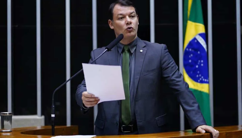 Duarte propõe a suspensão de portaria de Flávio Dino que impõe às redes sociais moderação de conteúdos