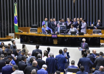 Maioria dos deputados acreanos votam contra pedido de urgência da votação do PL das Fake News