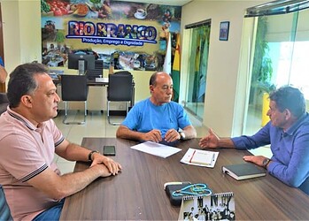 Prefeitura alinha com secretaria de Agricultura início dos trabalhos pós-alagação