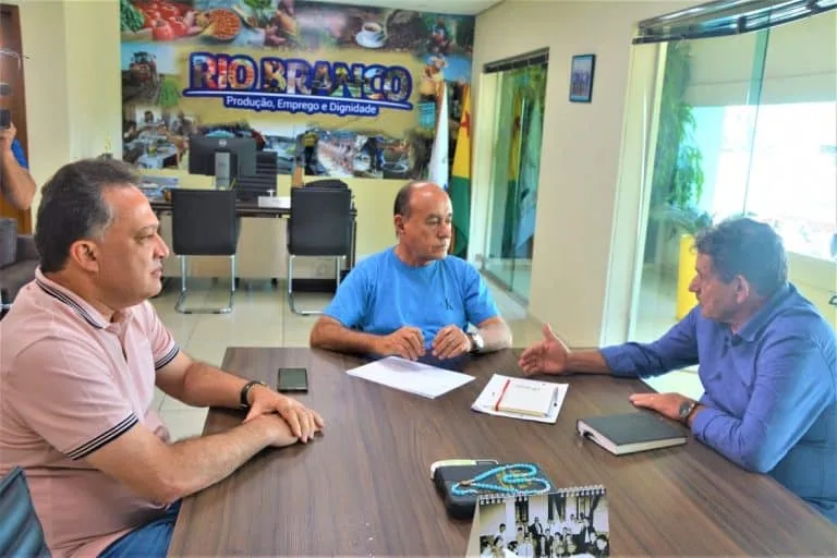 Prefeitura alinha com secretaria de Agricultura início dos trabalhos pós-alagação