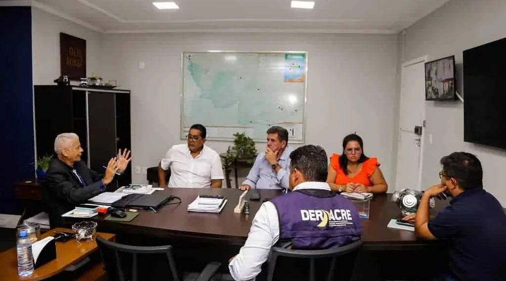 eunião define atribuições entre Prefeitura e Governo sobre os ramais (Foto: Val Fernandes/Assecom)