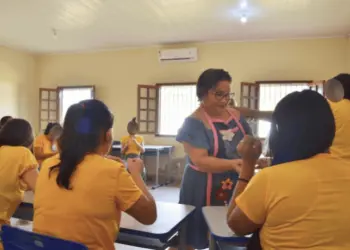 Projeto leva oficina de artesanato a reeducandas do presídio feminino de Rio Branco
