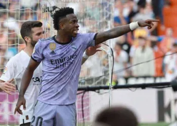 Vinicius Júnior foi alvo de ofensas racistas em jogo com o Valencia, pelo Campeonato Espanhol. Foto: JOSE JORDAN/AFP
© Fornecido por Estadão