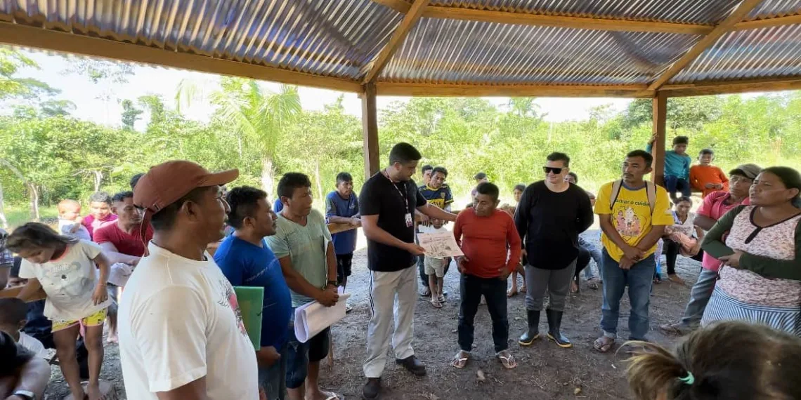 'Resgatar direitos básicos das comunidades indígenas', diz promotor do MPAC em visita a aldeia no interior do Acre