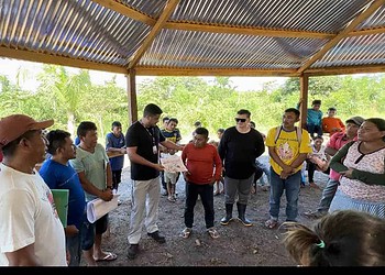 'Resgatar direitos básicos das comunidades indígenas', diz promotor do MPAC em visita a aldeia no interior do Acre