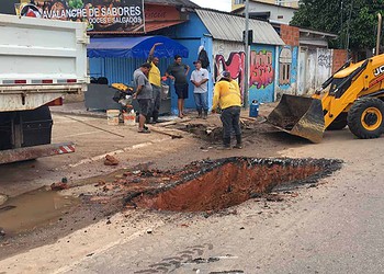 Após inundação, Prefeitura trabalha na desobstrução na rede de drenagem