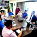 Prefeito Tião Bocalom conhece plataforma de ensino da Samsung