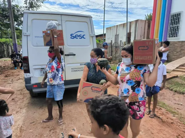 Mesa Brasil do Sesc e Nestlé doam mais de 1400 cestas básicas para instituições sociais do Acre