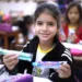 Alunos do ensino fundamental, anos iniciais, receberam kits de higiene bucal. Foto: Mardilson Gomes/SEE