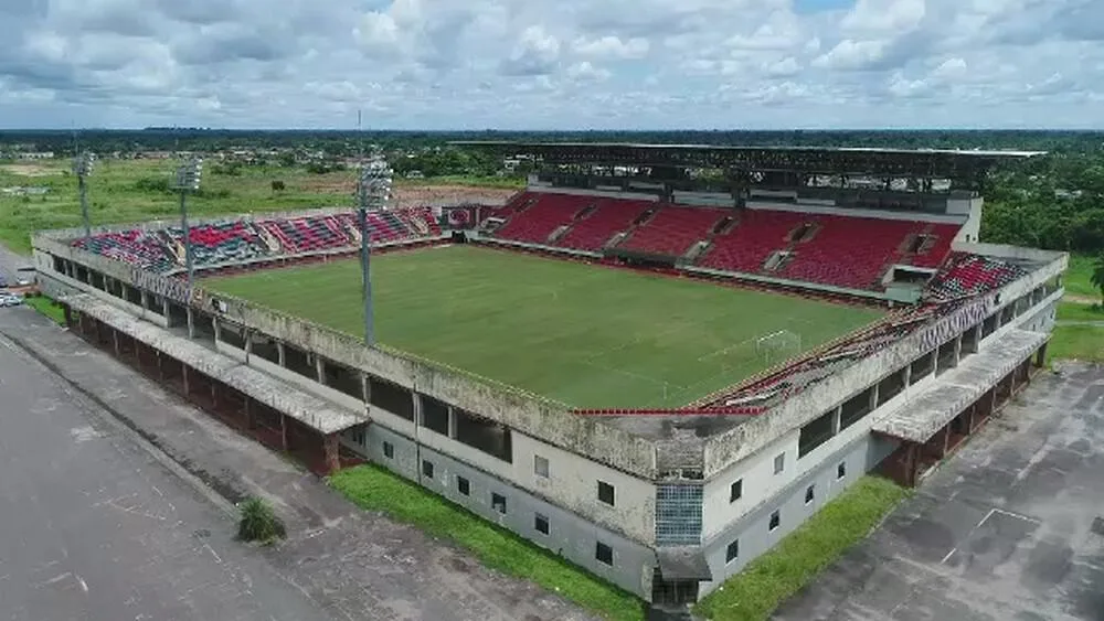 Após suspensão de obras por questões contratuais, Governo assina nova ordem de serviço para reforma do Arena da Floresta