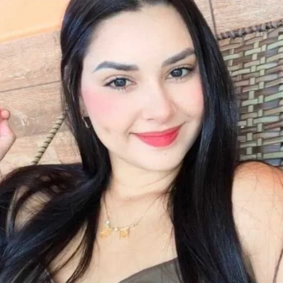 Rayane da Costa Brilhante, de 20 anos, foi presa em flagrante acusada de matar Adlyn e ferir outras duas pessoas (Foto: Reprodução/Facebook)