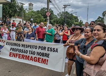 Lula sanciona lei que libera R$ 7,3 bilhões para pagamento do piso da enfermagem