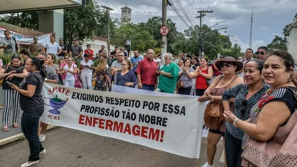 Lula sanciona lei que libera R$ 7,3 bilhões para pagamento do piso da enfermagem