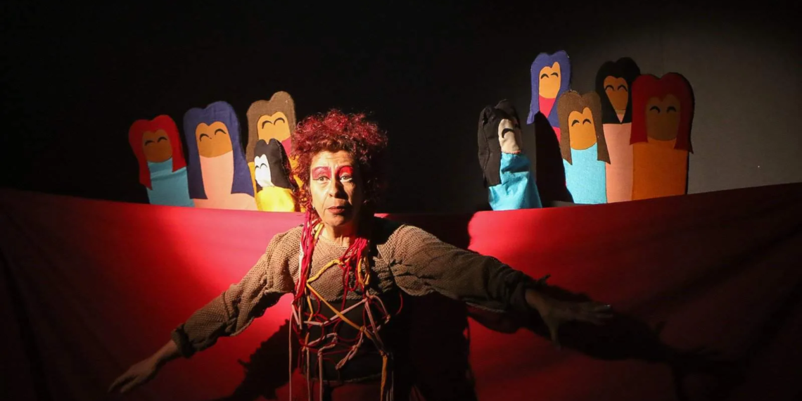 Projeto 'A Escola Vai ao Teatro na Volta às Aulas' leva arte e cultura aos estudantes da rede pública