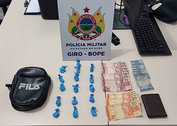 Dupla é presa por tráfico de drogas no Mocinha Magalhães