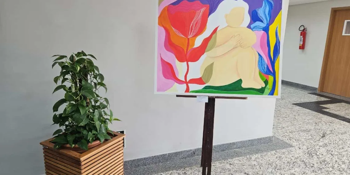 Tela de Giulia Anastácio compõe a mostra. Foto: Ascom/Seplan