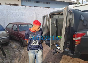 Polícia recupera moto furtada antes do proprietário saber do crime; dupla é presa