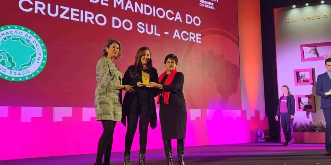 Farinha de Cruzeiro do Sul é homenageada durante evento em Gramado/RS