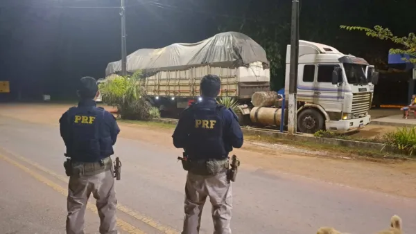 Caminhoneiro que saía do Acre com destino a SP é preso com 200kg de cocaína