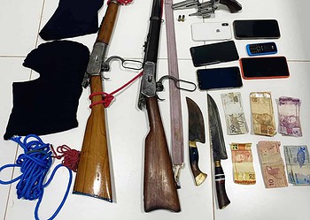 Assaltantes são abordados em táxi e polícia recupera objetos roubados no Acre