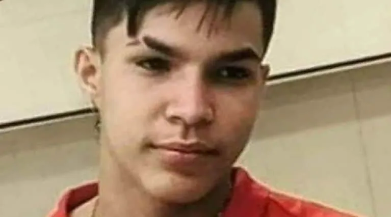 Jovem é assassinado a facadas por barqueiro no interior do Acre