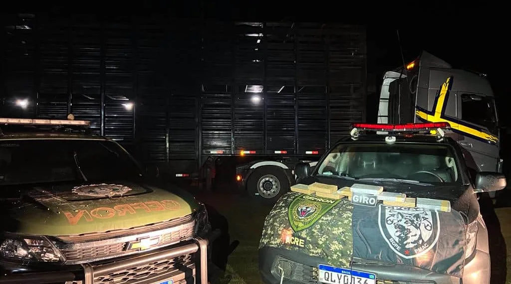 Casal é preso transportando quase 10kg de cocaína em caminhão boiadeiro no Acre