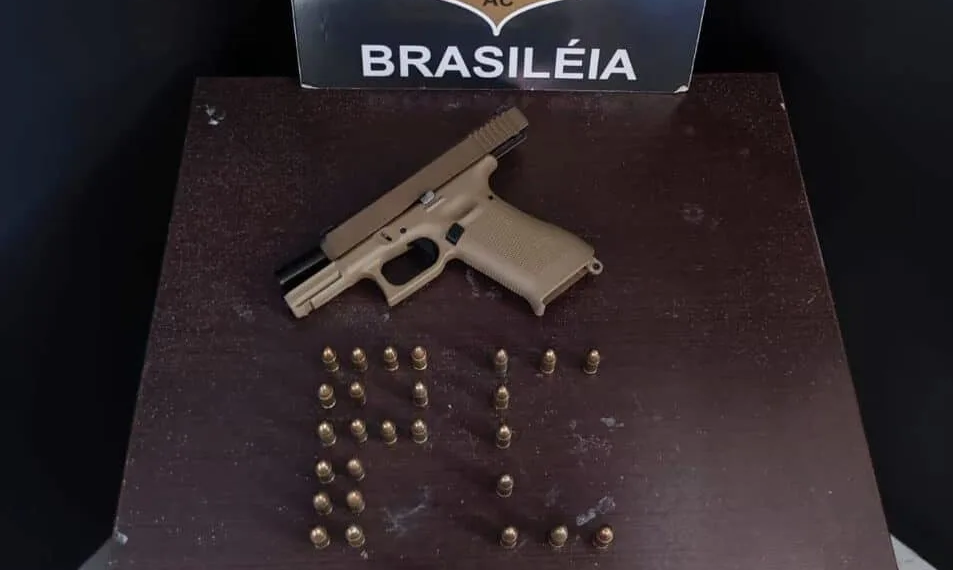 Jovem de 20 anos é preso com pistola na região de fronteira do Acre