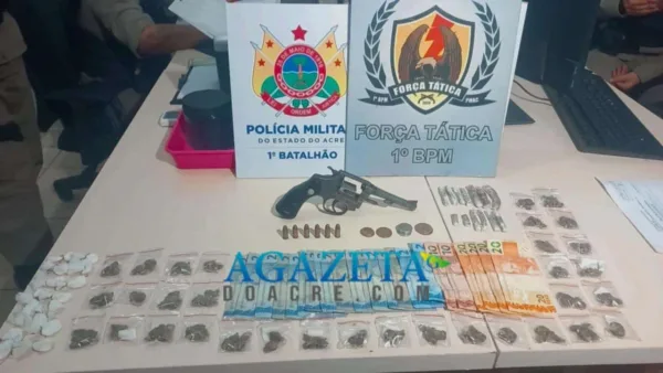 Dupla é presa com drogas e arma de fogo em Rio Branco