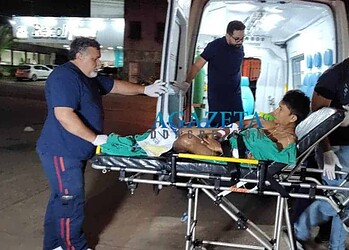 Jovem 'fura olho' é ferido a facadas por homem enciumado