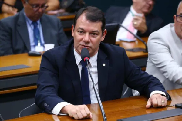 Roberto Duarte convoca presença de delegado da PF do Acre na CPMI do dia 8 de Janeiro