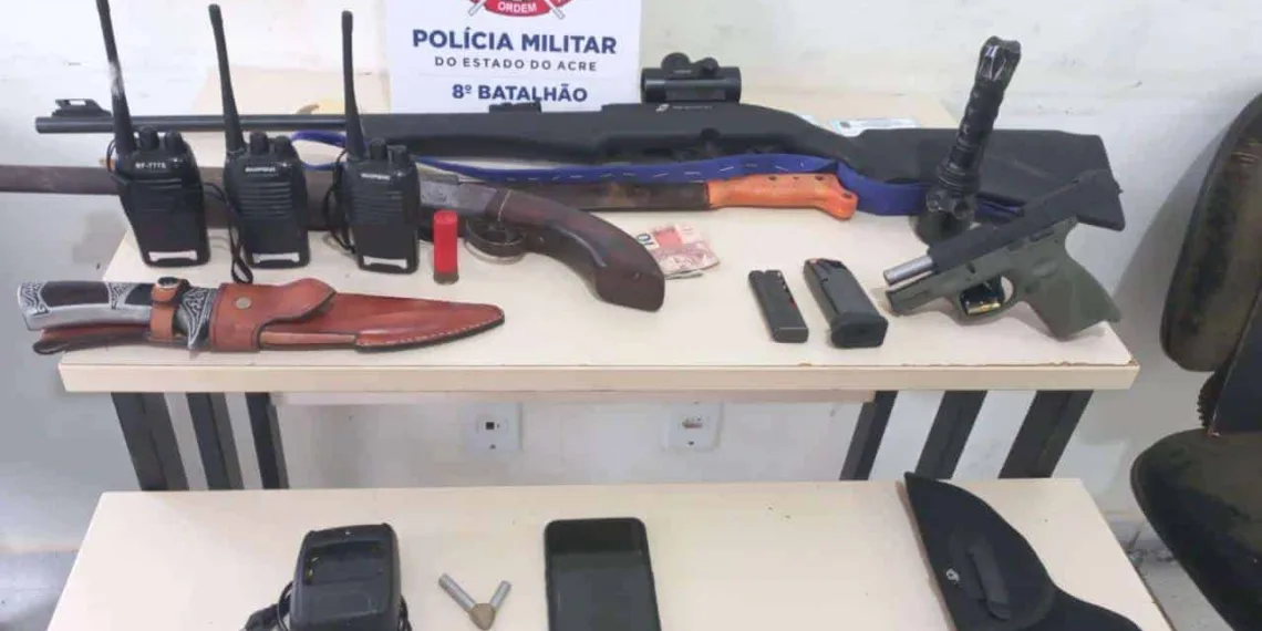 Quatro são presos em flagrante por roubo de armas de fogo e munição na BR-364