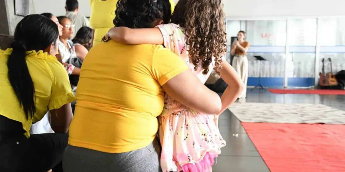 Mulheres em situação de prisão reencontram seus filhos às vésperas do Dia das Mães