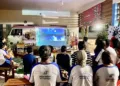 Conheça a Kombi Papoula, uma galeria de arte ambulante