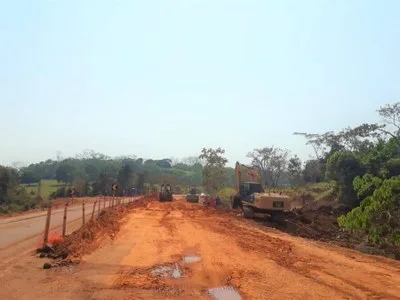 Foto: Divulgação - Trecho da rodovia na altura de Xapuri (AC)