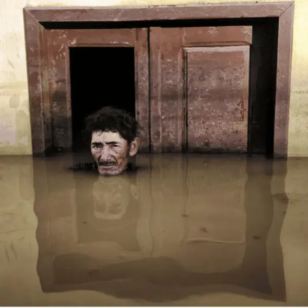 Fotos tiradas durante enchente no Acre são publicadas em livro internacional de fotografia sobre crises climáticas