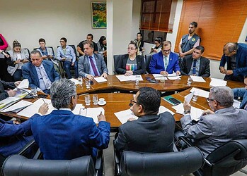 Cinco emendas foram apresentadas ao projeto de lei, entre elas a que alterou o tempo de mandato dos conselheiros. Foto: Aleac