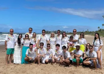 Ana Maria Leite reuniu amigos e familiares em um badalado resort na Bahia para comemorar mais um ano de vida