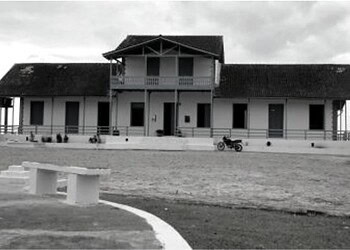 Centro Cultural do Juruá, também conhecido como Antigo Fórum e Museu da Justiça, é o prédio público mais antigo do Acre