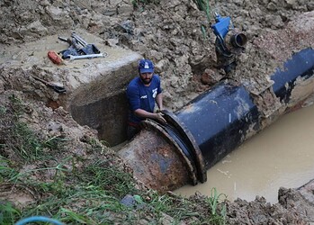 Rompimento de adutora compromete abastecimento de água em 53 bairros de Rio Branco; veja a lista