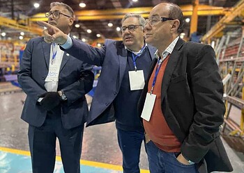 Prefeito Tião Bocalom foi conhecer a fábrica da Marcopolo S.A, em Caxias do Sul, que está entrando na linha de produção de ônibus elétricos (Foto: Assecom)