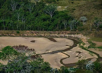 Em outubro de 2022, o açude que abastece o município secou totalmente com a falta de chuvas. Foto: Clemerson Ribeiro