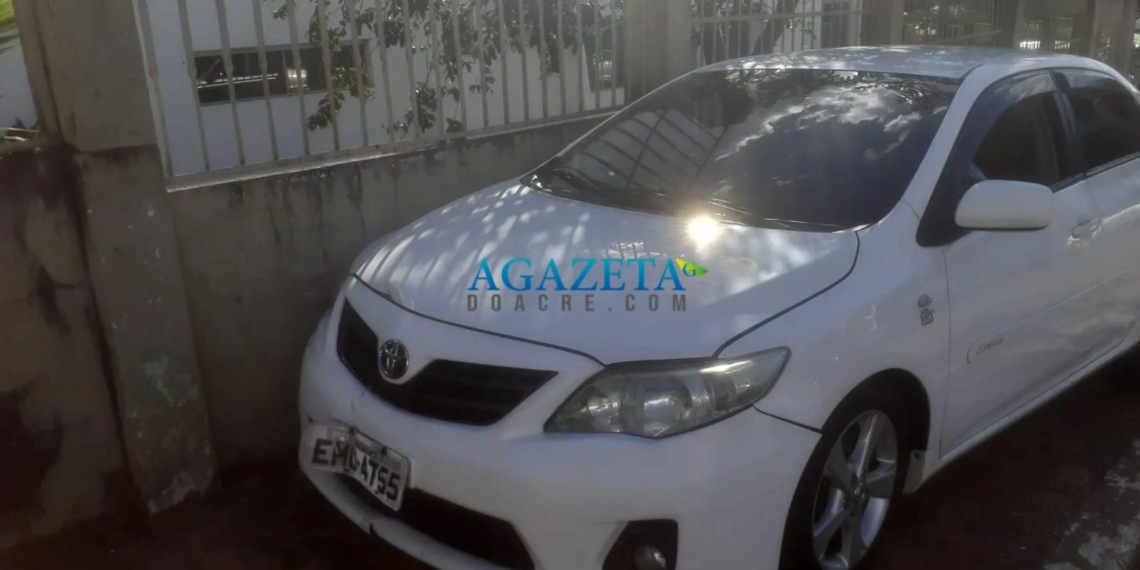 Motorista desmaia ao volante e colide contra muro na ladeira da Maternidade