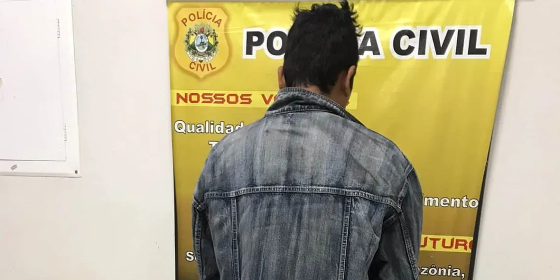 Padrasto que estuprou enteada de 13 anos por mais de 50 vezes é preso no Acre