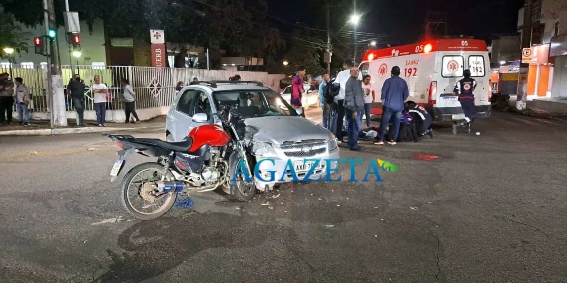 Motorista entra na contramão e atropela motoboy em frente ao Pronto-Socorro