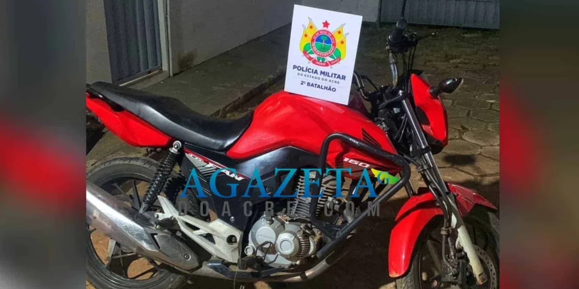 Polícia prende assaltante e recupera moto roubada no bairro Quinze