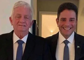 Após 3 meses sem contato, Gladson é autorizado pelo STF a falar com o pai